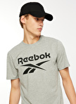 Reebok 100071173 REEBOK IDENTITY STACKE Gri Melanj Erkek Yuvarlak Yaka Standart fit T-Shirt