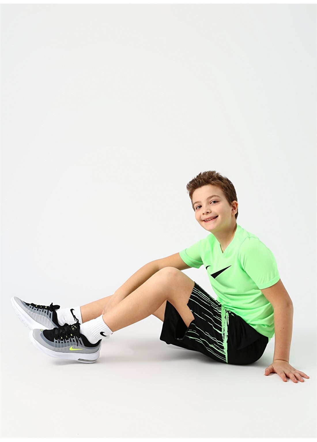 Nike Siyah - Gri - Gümüş Erkek Çocuk Şort