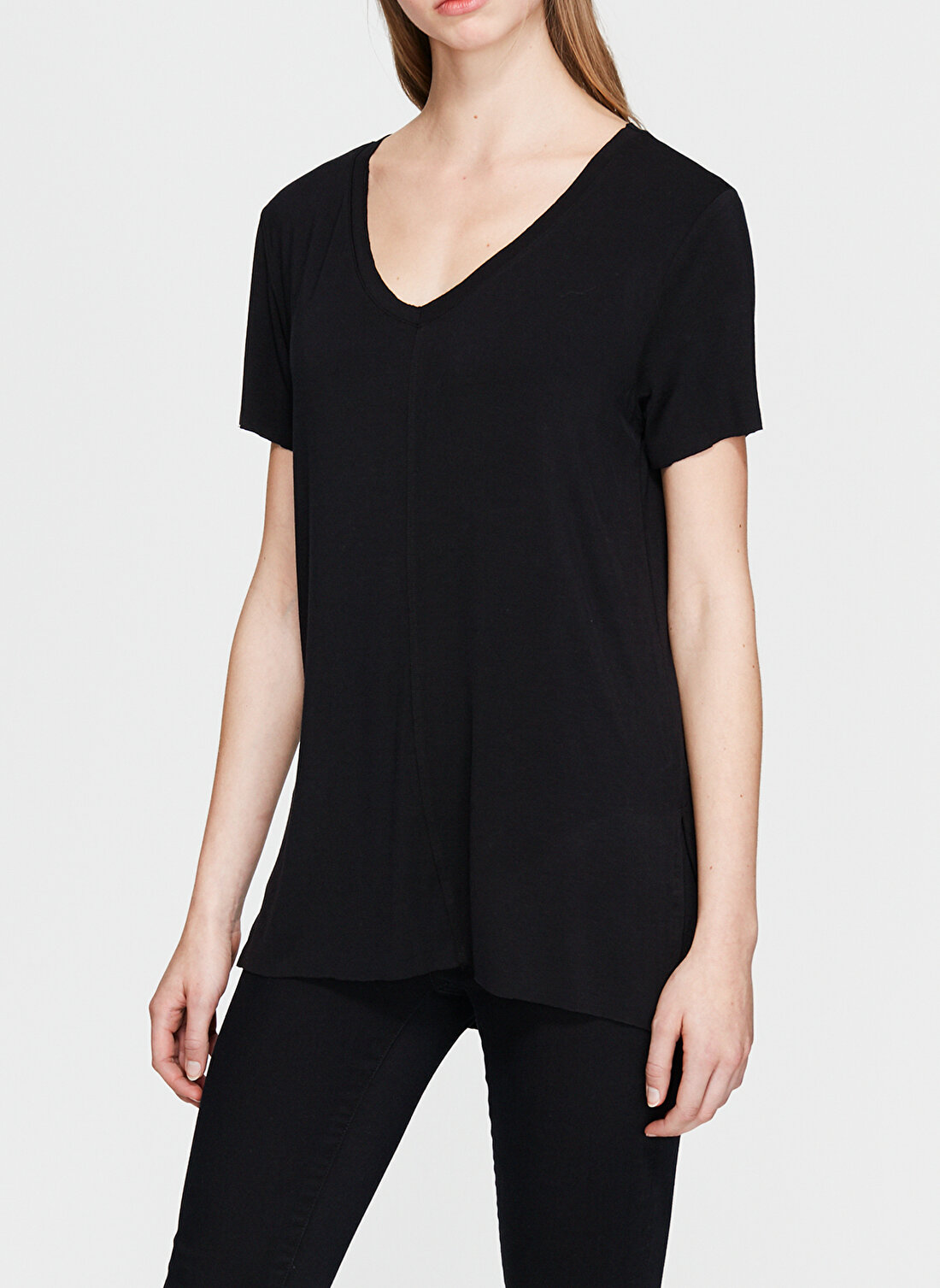 Mavi V Yaka Düz Siyah Kadın T-Shirt BASIC V NECK TOP b