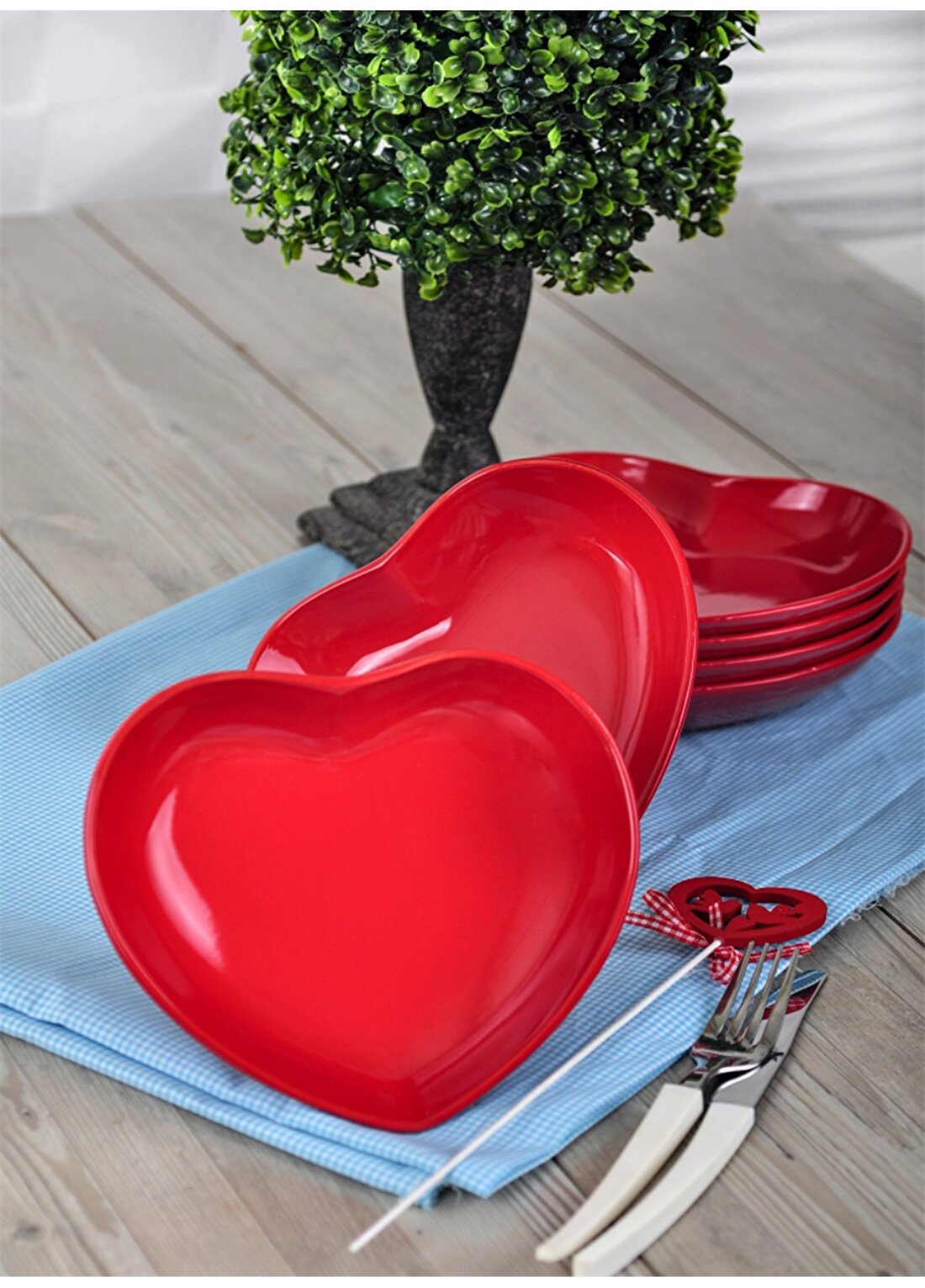 Keramika 6 Adet 20 Cm Kırmızı Bayrak Kalp Yemek Tabağı