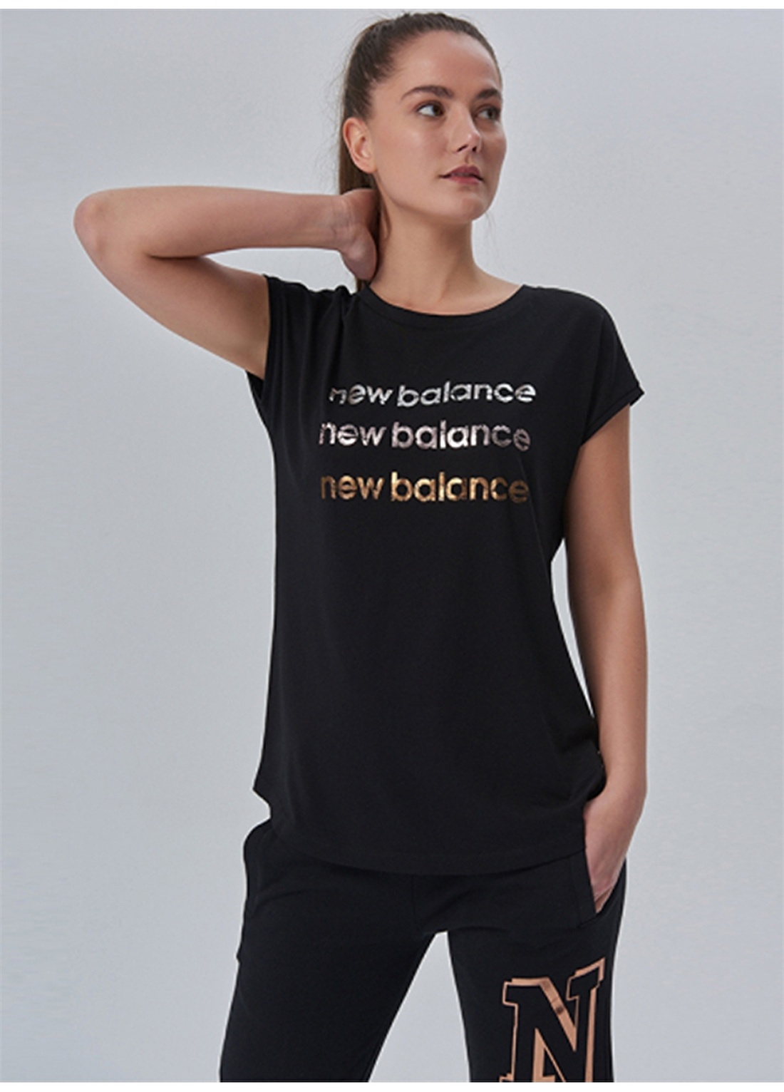 New Balance WTT1948 Baskılı Siyah Kadınt-Shirt