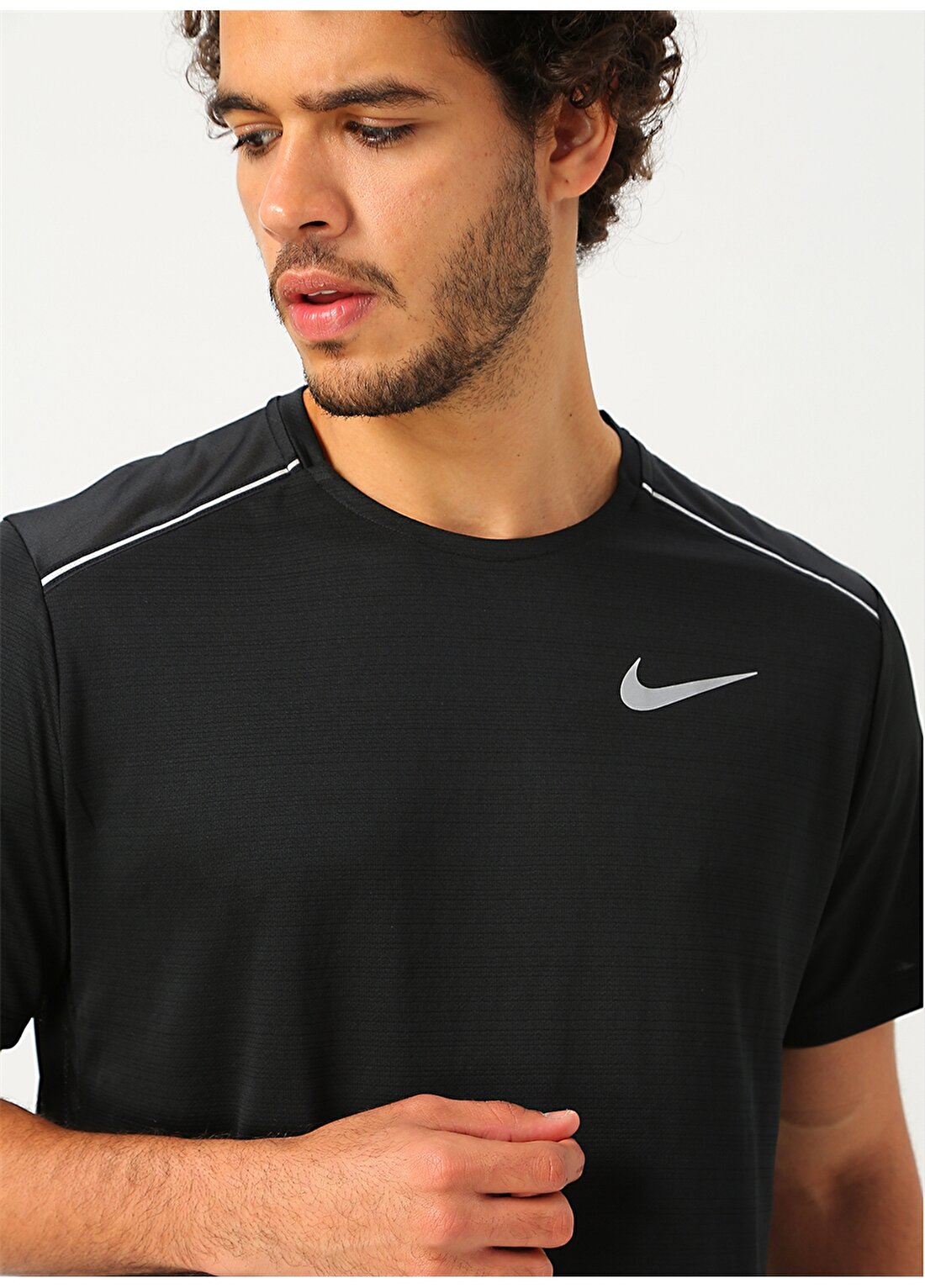 Nike Dri-FIT Miler Erkek Koşu T-Shirt