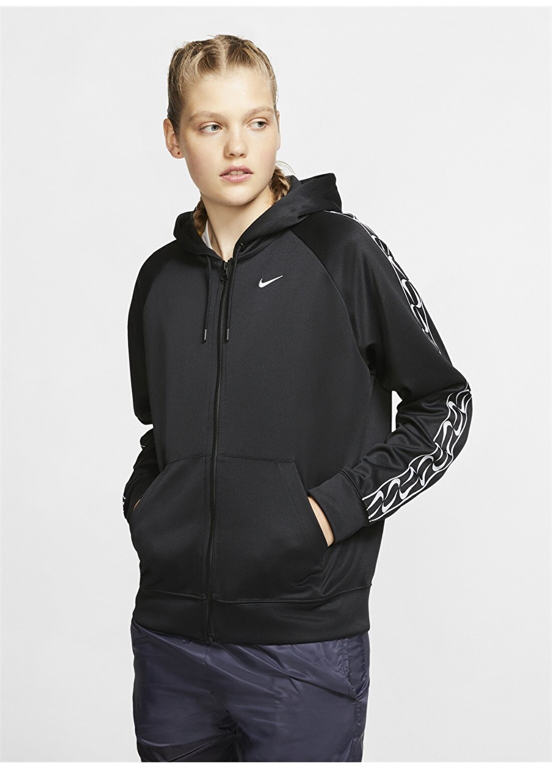 Nike Sportswear Logolu Tam Boy Fermuarlı Kadın Zip Ceket