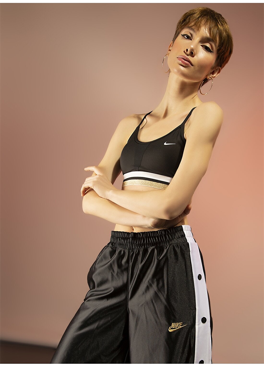 Nike Indy Icon Clash Hafif Destekli Kadın Sporcu Sütyeni
