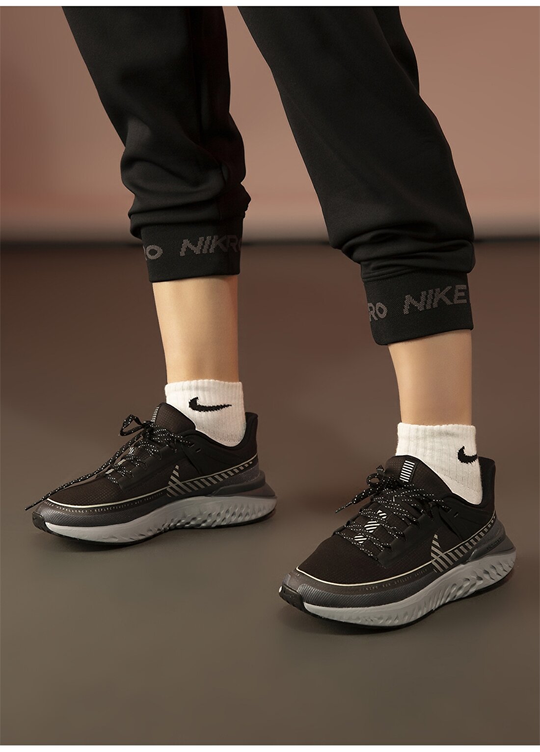 Nike Legend React 2 Shield Koşu Ayakkabısı