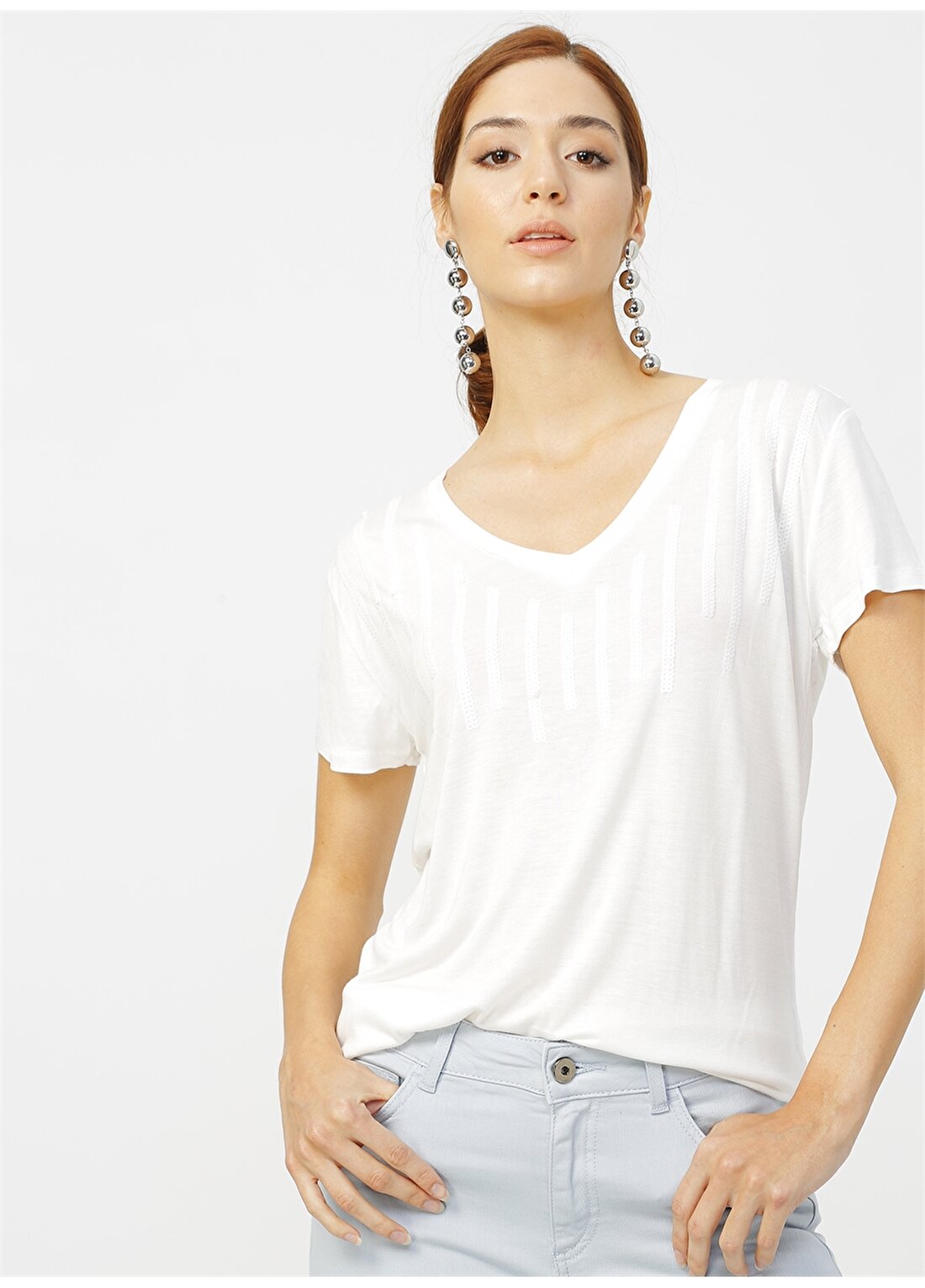 Fabrika V Yaka Basic Nakışlı Beyaz Kadın T-Shirt - TANO