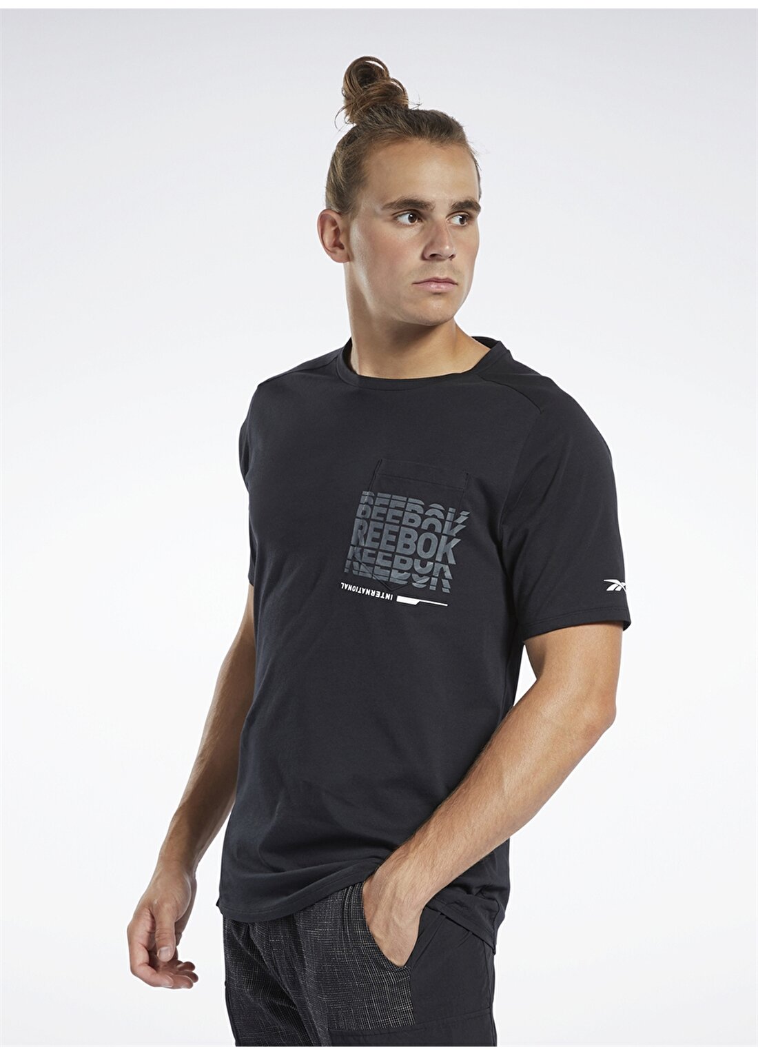 Reebok FK6308 Training Supply Graphic Pocket Erkek T-Shirt
