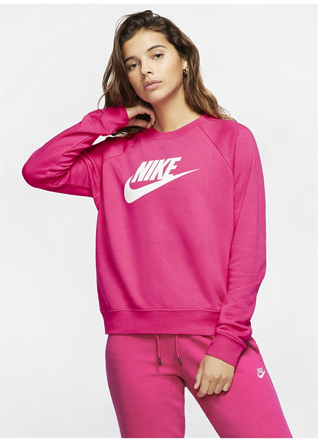 Nike Essential Sportswear Sweatshirt