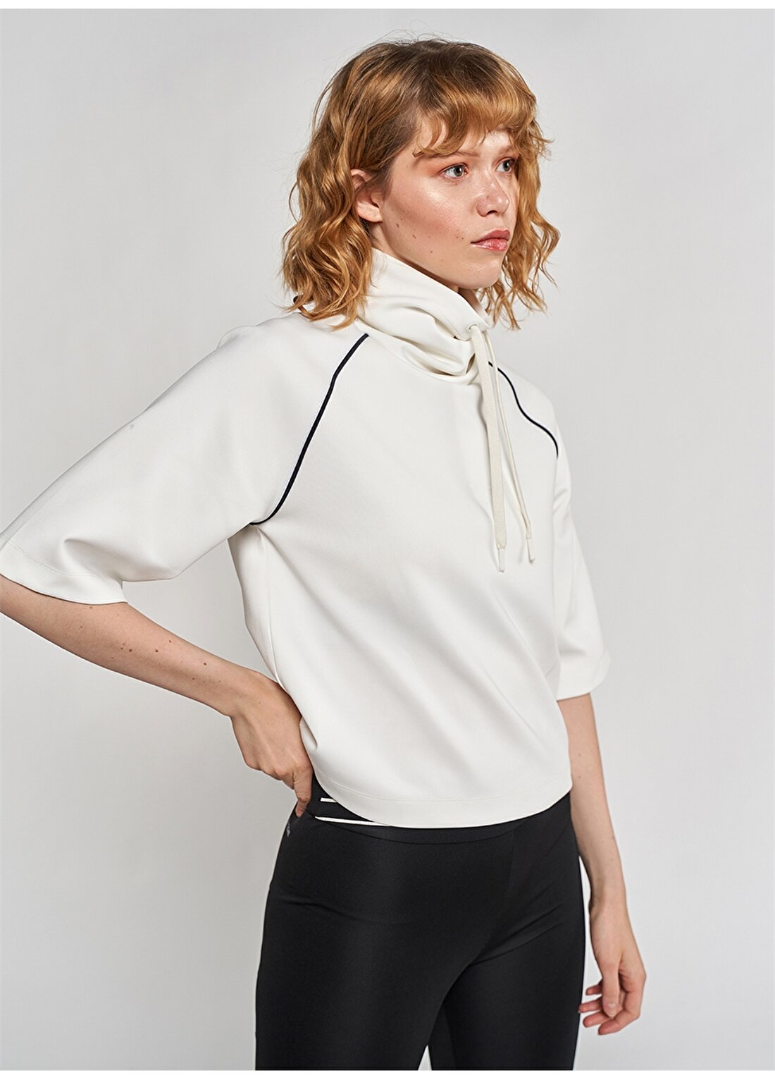 Hummel AGALIA SWEAT SHIRT Beyaz Kadın Sweatshirt 921048-9973