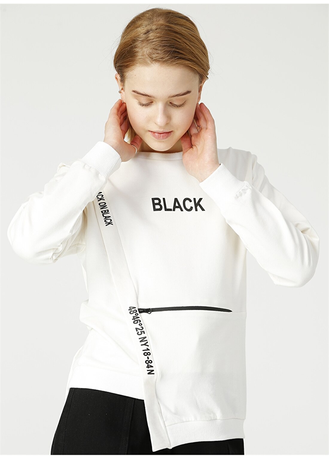 Black On Black Bob 68 Beyaz Kadın Sweatshirt