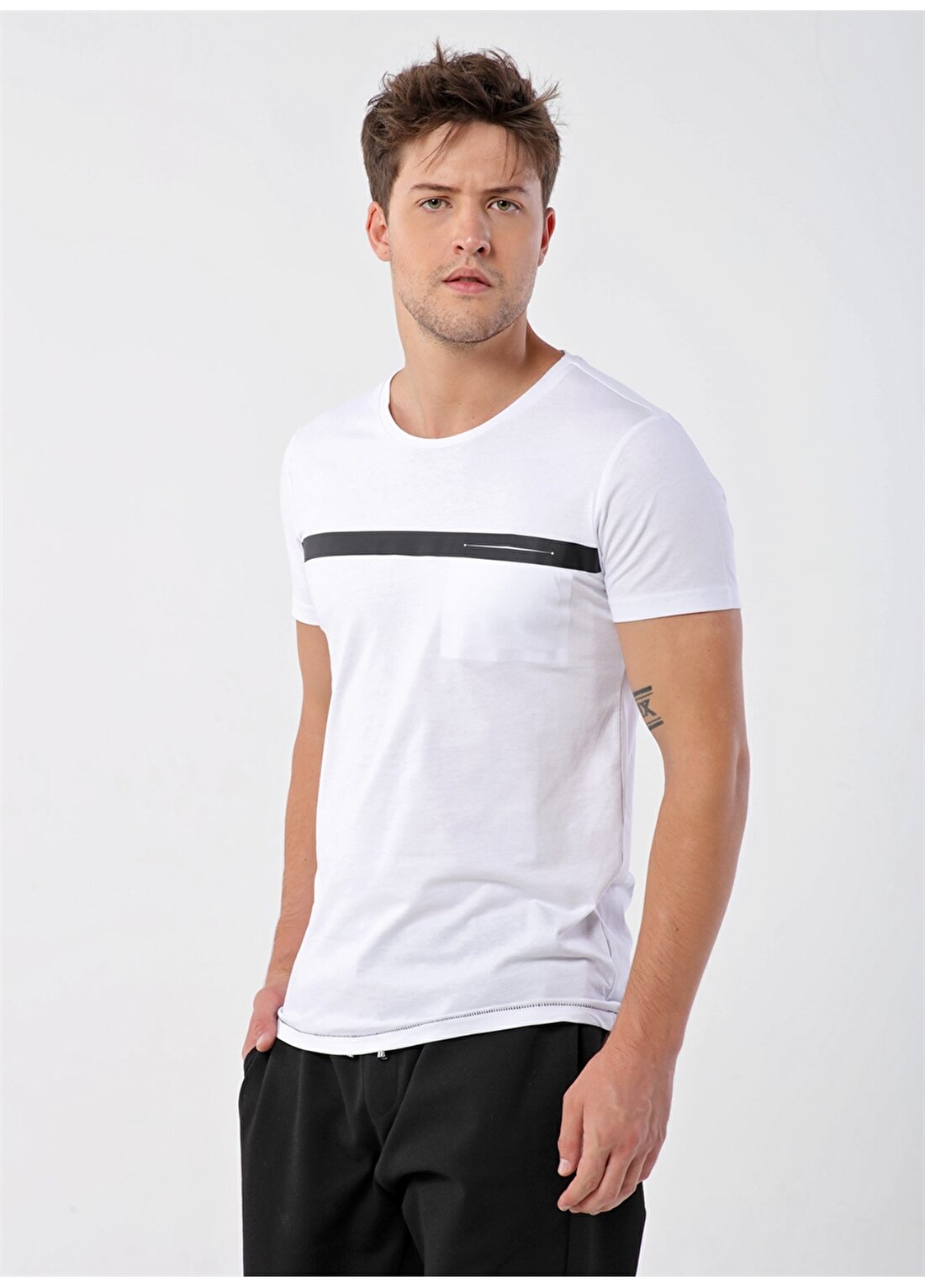 Gualtiero Manuele Giorgi Göğüs Cepli Beyaz/Siyah T-Shirt