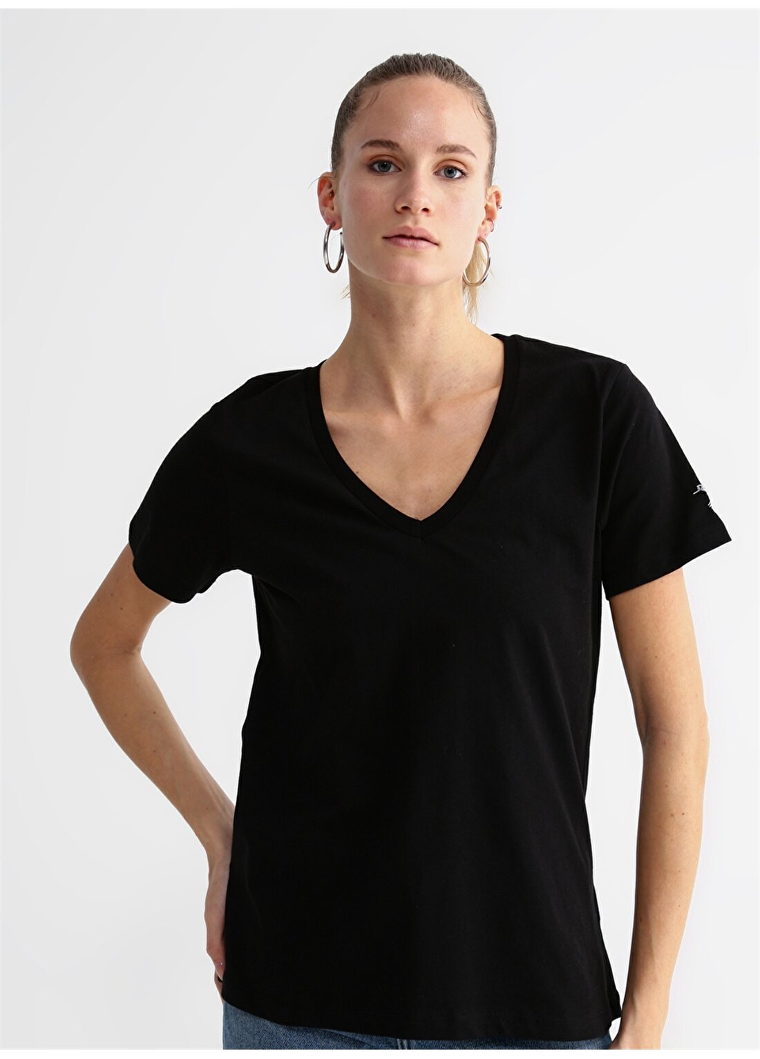 Fabrika V Yaka Düz Siyah Kadın T-Shirt TEYO