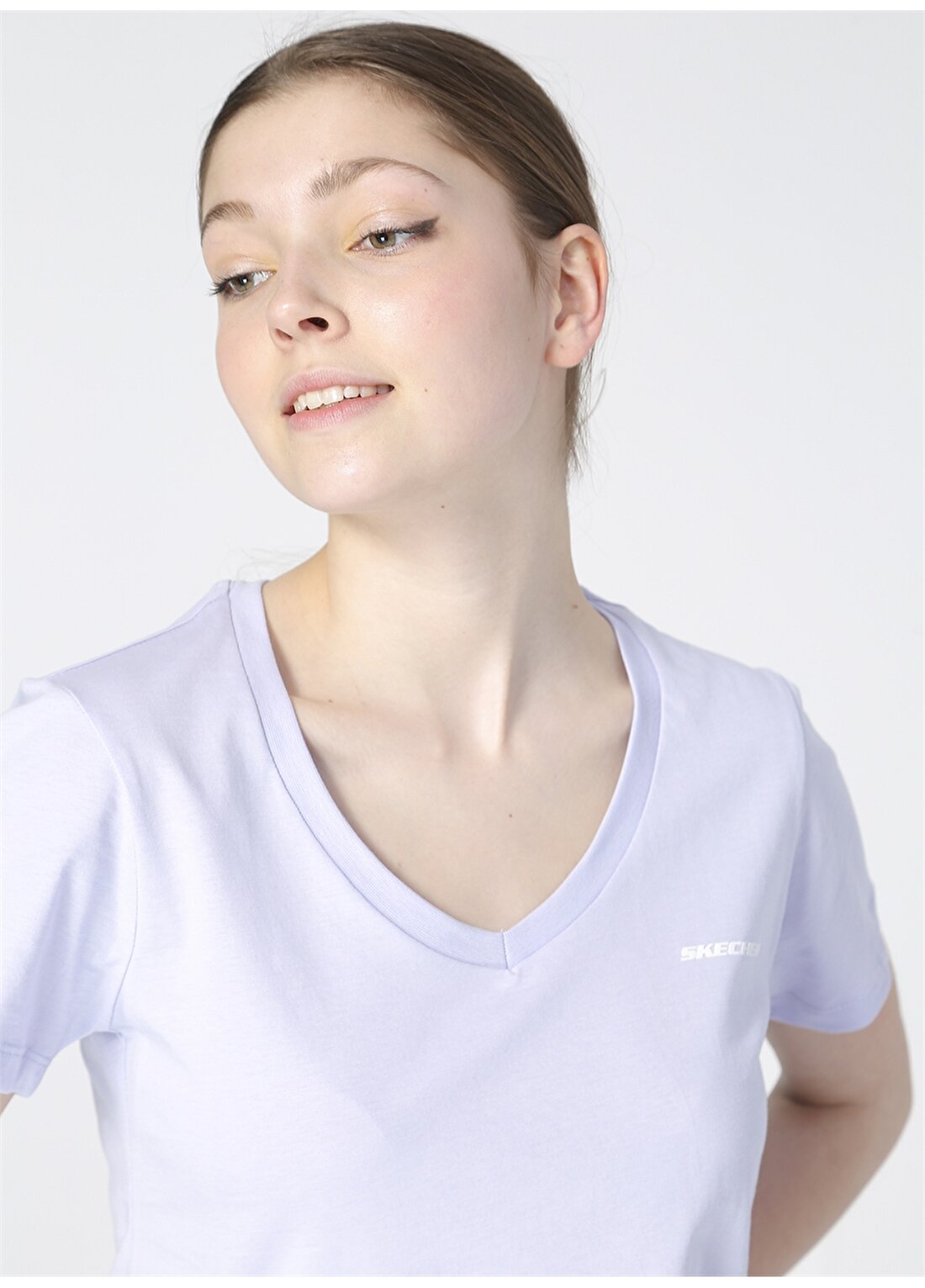 Skechers S202215-505 Graphic Tee W V Neck T-V Yaka Regular Fit Düz Lila Kadın T-Shirt