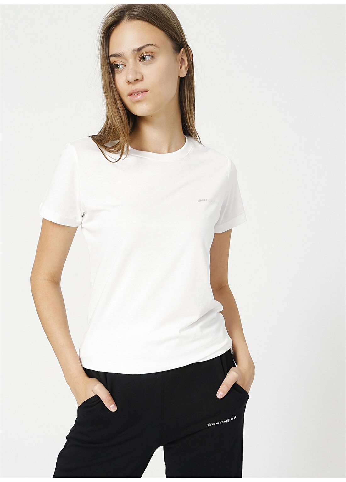 Skechers S211910-102 Graphic Tee W Crew Neck O Yaka Regular Fit Baskılı Beyaz Kadın T-Shirt