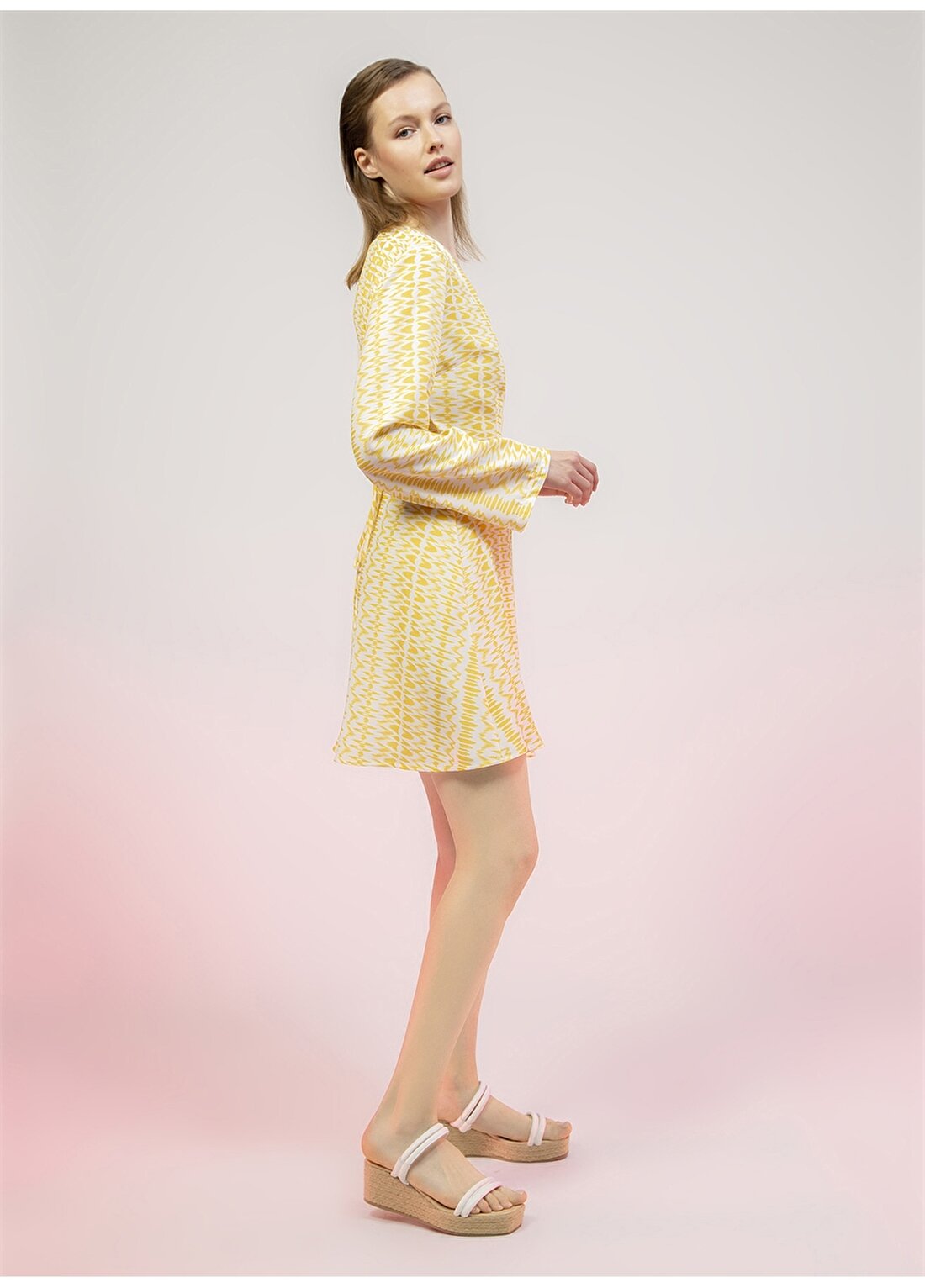 DM X Boyner V Yaka Desenli Sarı Kadın Elbise