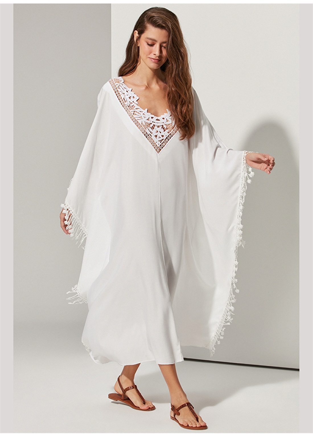 White By Nature Geniş Yaka Beyaz Kadın Plaj Elbisesi
