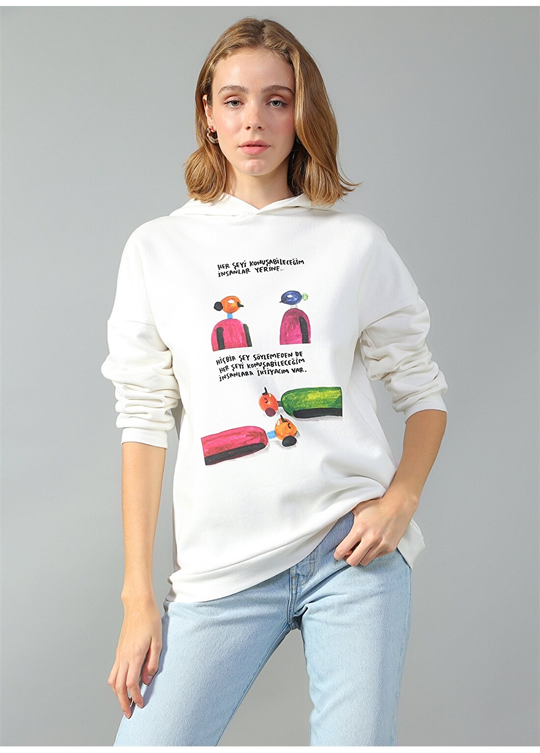 Cem Güventürk X Boyner Kapüşonlu Geniş Fit Baskılı Beyaz Kadın Sweatshirt