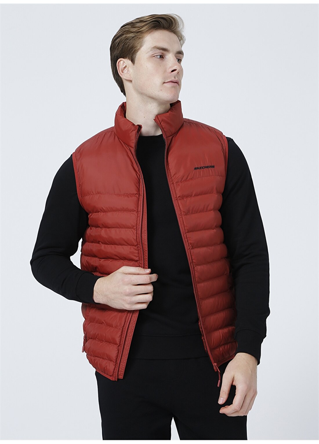 Skechers S202174-621 M Essential Vest Dik Yaka Normal Kalıp Düz Kırmızı Erkek Yelek