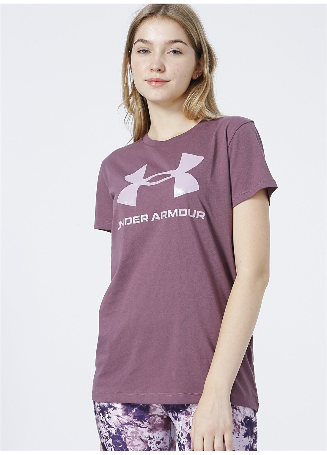 Under Armour 1356305-Live Sportstyle Graphic Ssc Mor Kadın T-Shirt