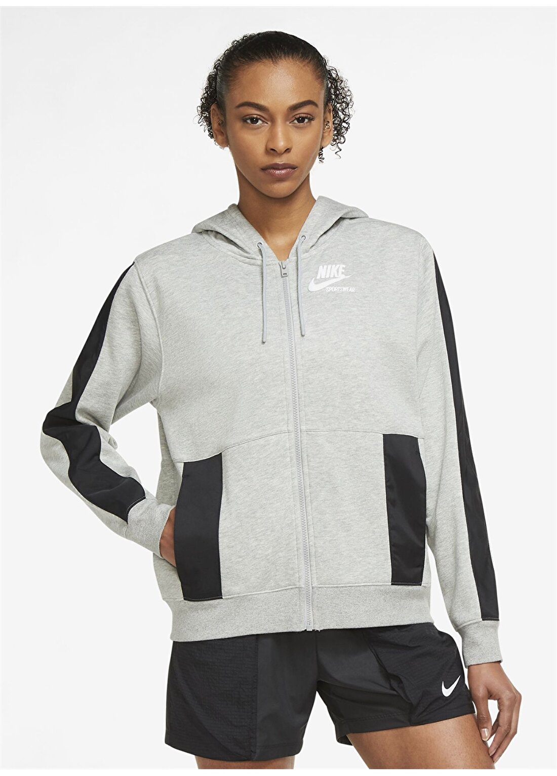 Nike DD5671-063 Kapüşonlu Standart Kalıp Açık Gri - Beyaz - Siyah Kadın Fermuarlı Sweatshirt