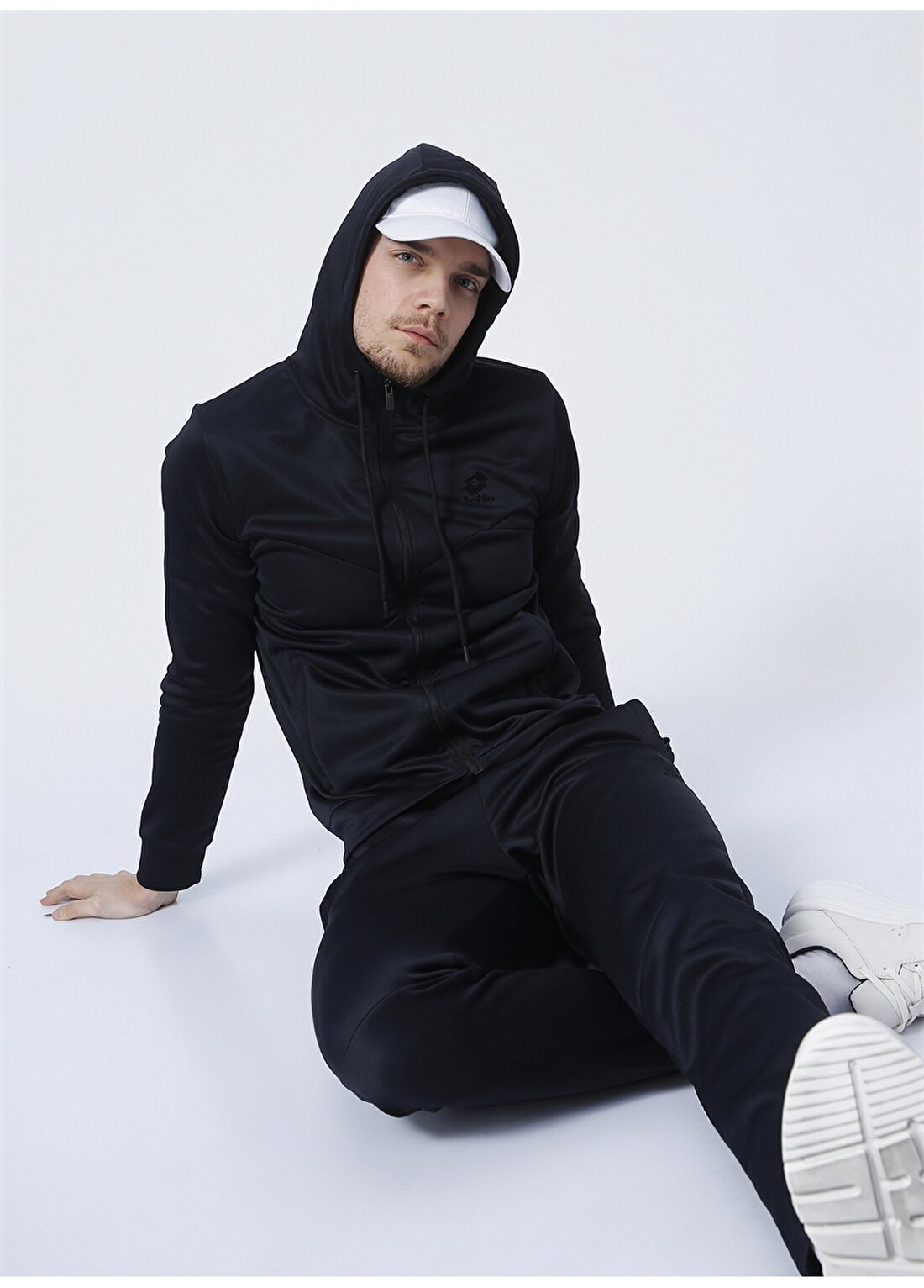 Lotto W1122-Lanzo Suit Kapüşonlu Bağlamalı Standart Kalıp İçi Polarlı Siyah Erkek Eşofman Takımı