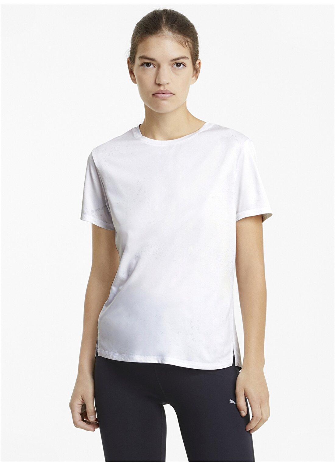 Puma 52017502 RUN GRAPHIC SS TEE O Yaka Normal Kalıp Desenli Beyaz Kadın T-Shirt