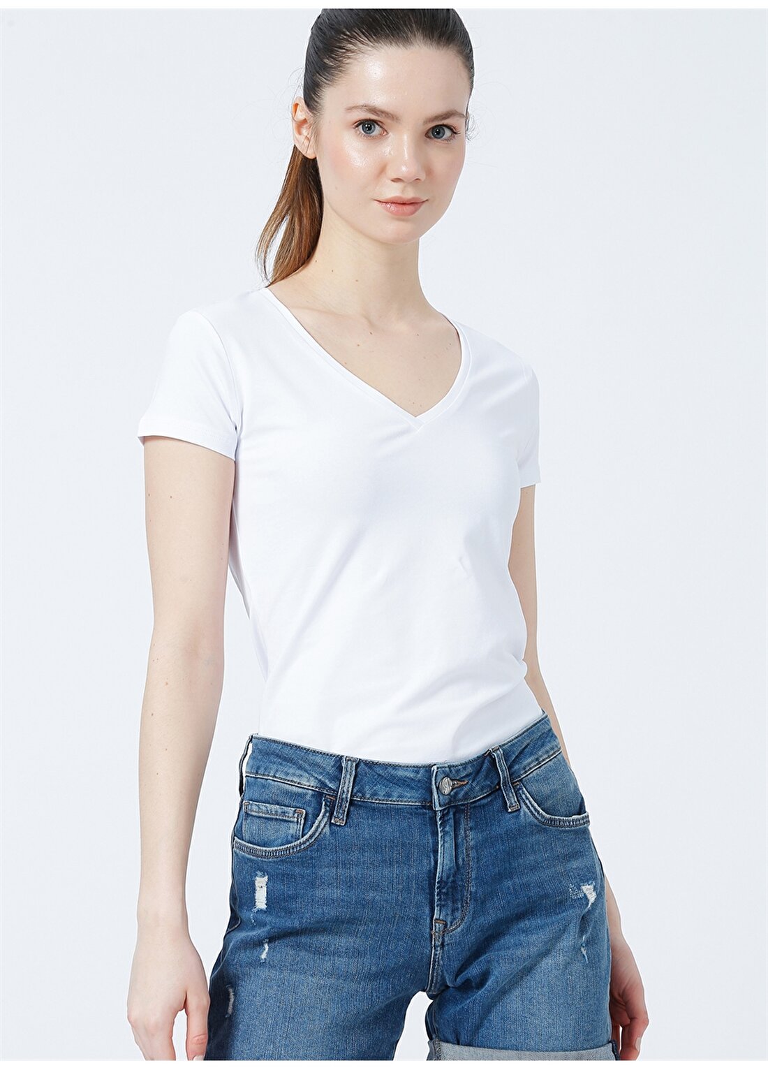 Mavi V Yaka Beyaz Kadın T-Shirt M162769-620
