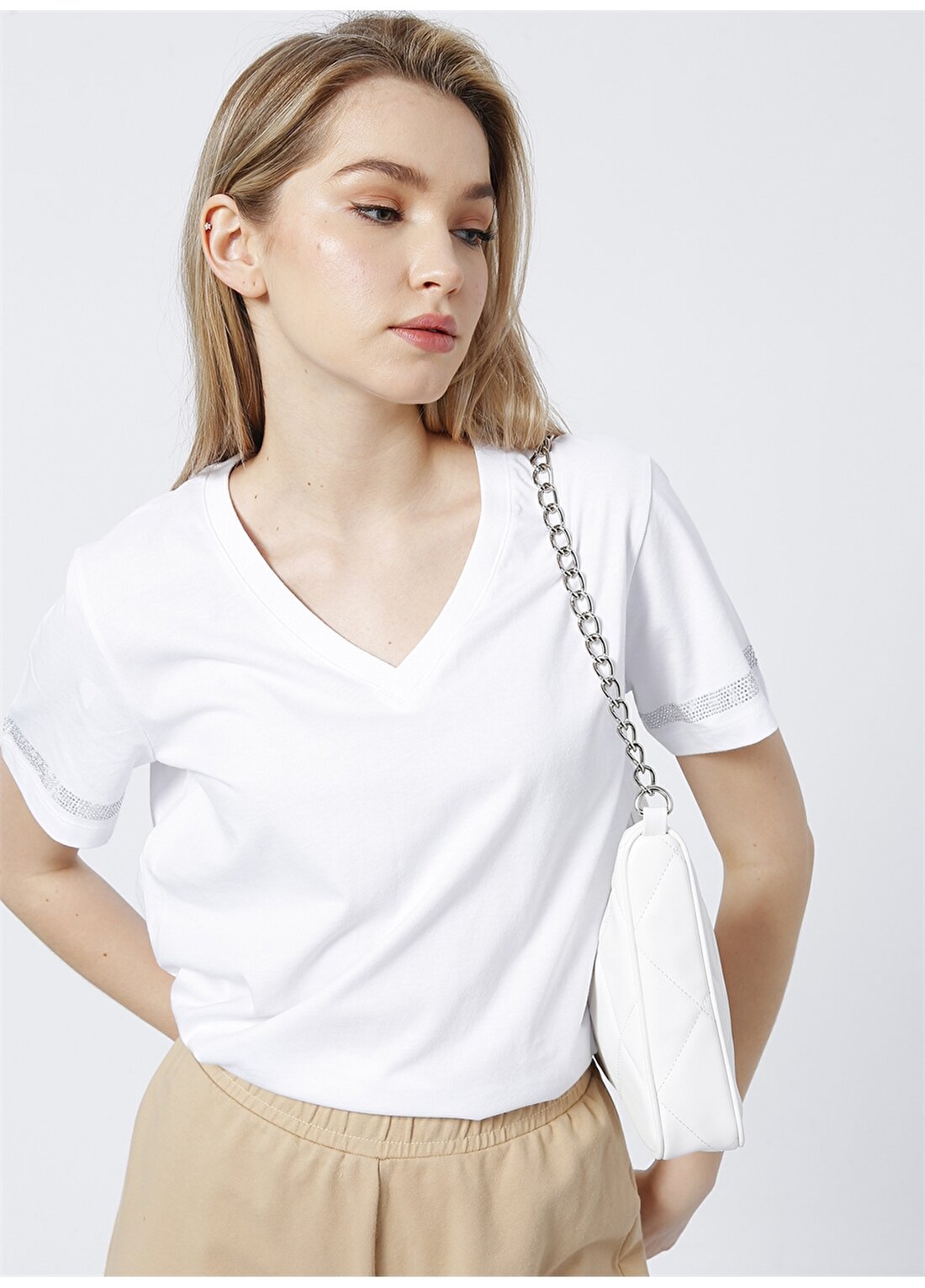 Fabrika Comfort Cm-Veran V Yaka Basic Düz Beyaz Kadın T-Shirt