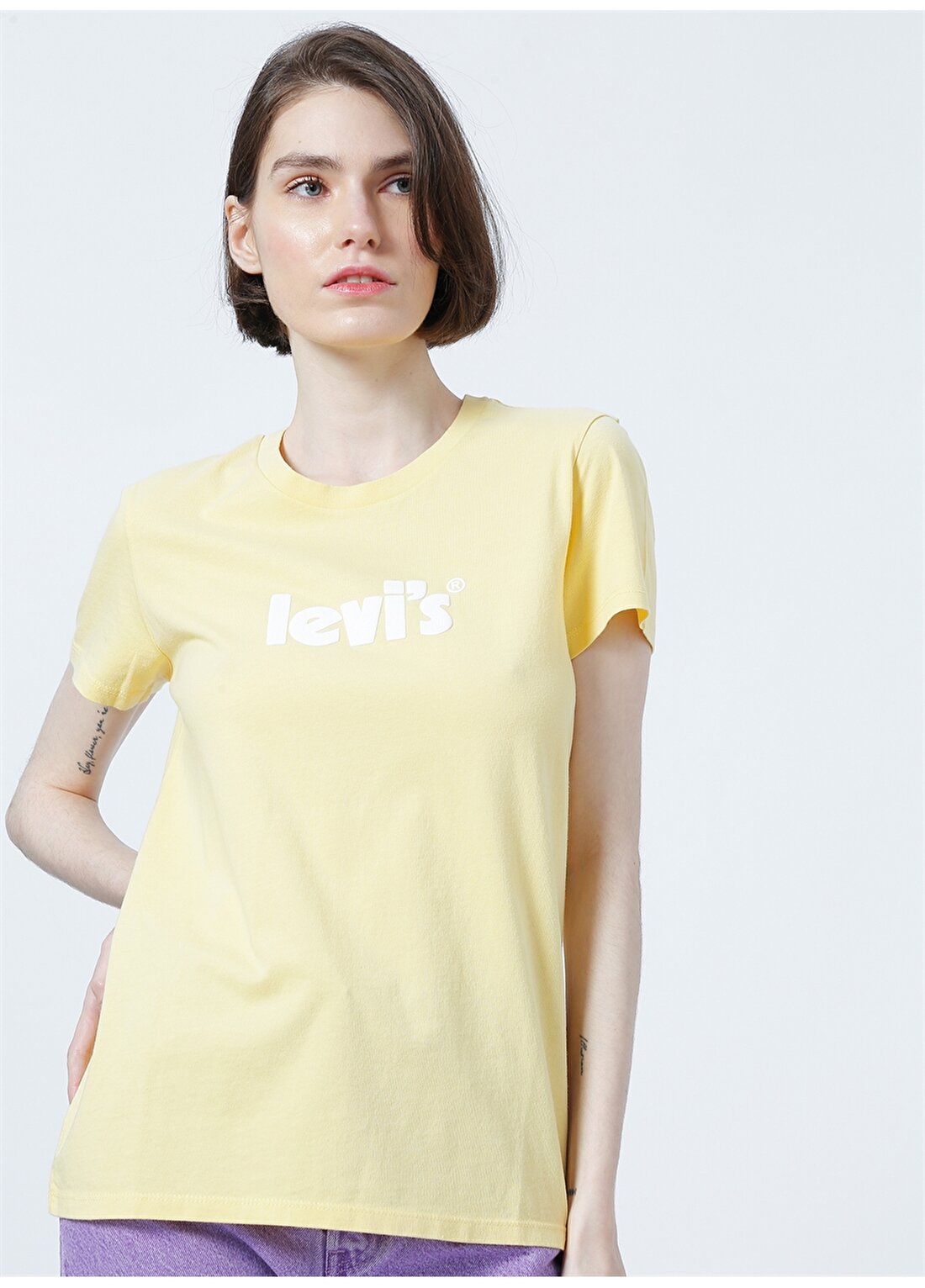 Levis The Perfect Tee Ssnl Poster Logo P Bisiklet Yaka Regular Fit Sarı Kadın T-Shirt