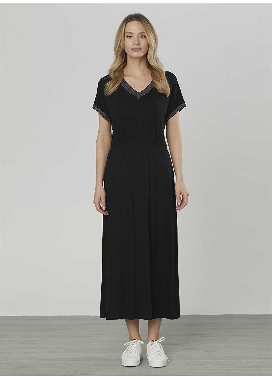 Selen V Yaka Düz Siyah Kadın Elbise - 22YSL7070