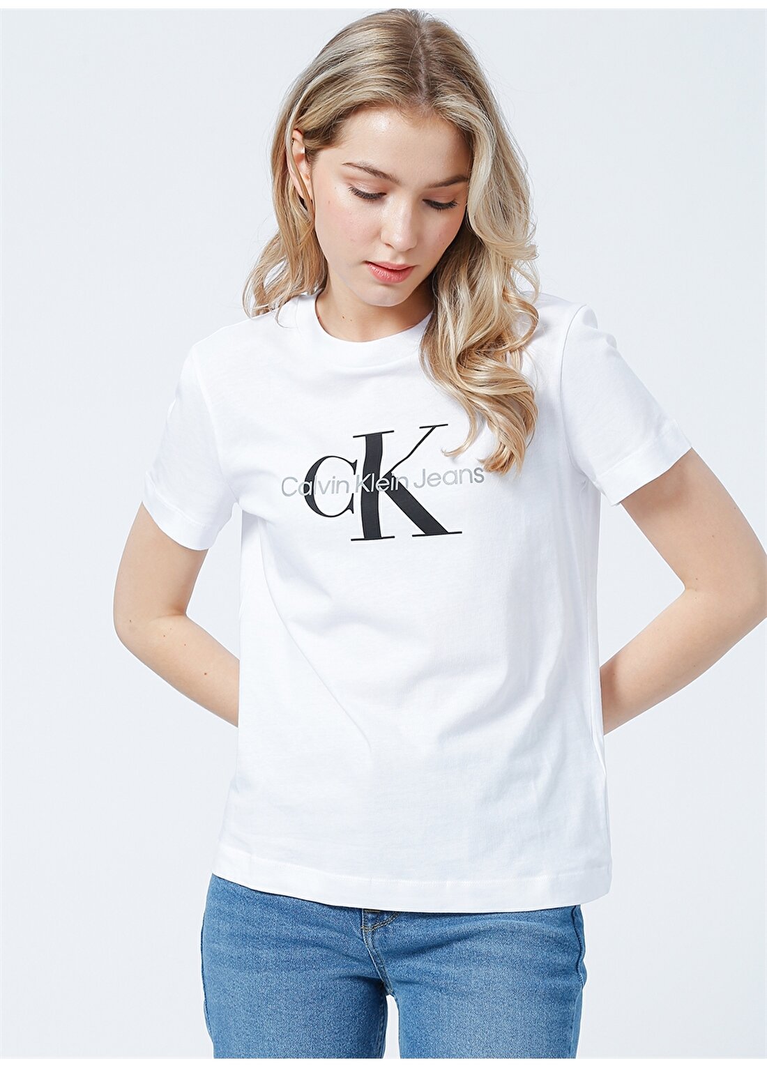Calvin Klein Jeans Bisiklet Yaka Rahat Beyaz Kadın T-Shirt J20J219142YAF