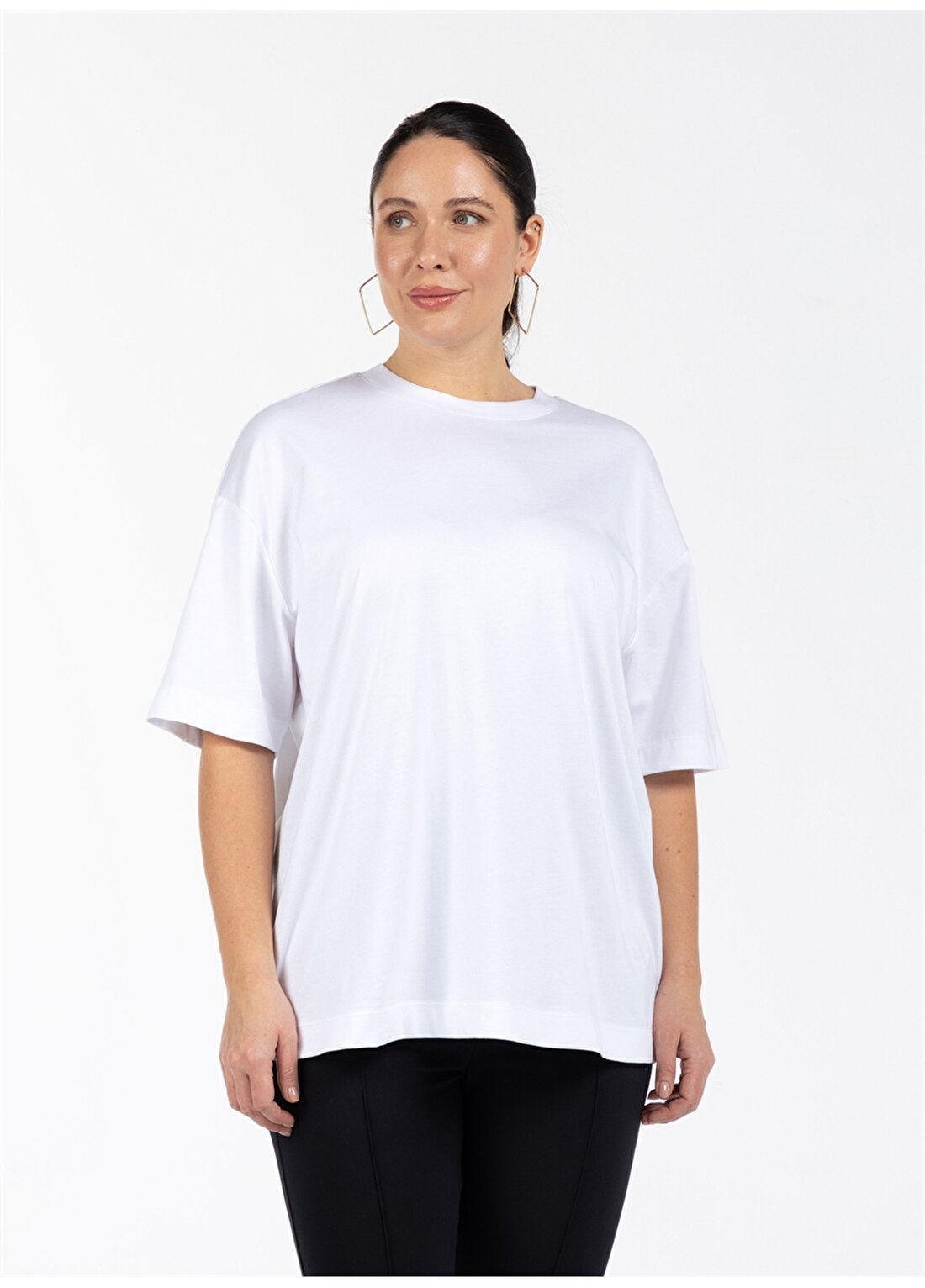 Luokk Yuvarlak Yaka Rahat Kalıp Düz Beyaz Kadın Büyük Beden T-Shirt MORRIS