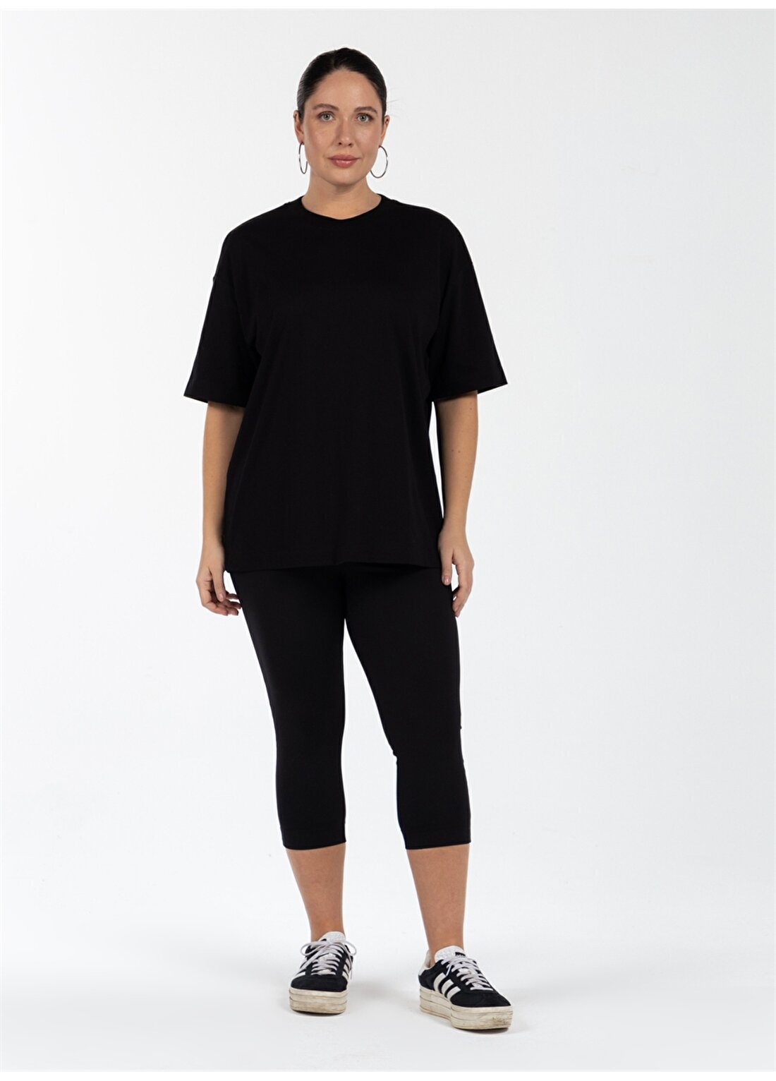 Luokk Morris Yuvarlak Yaka Rahat Kalıp Düz Siyah Kadın T-Shirt