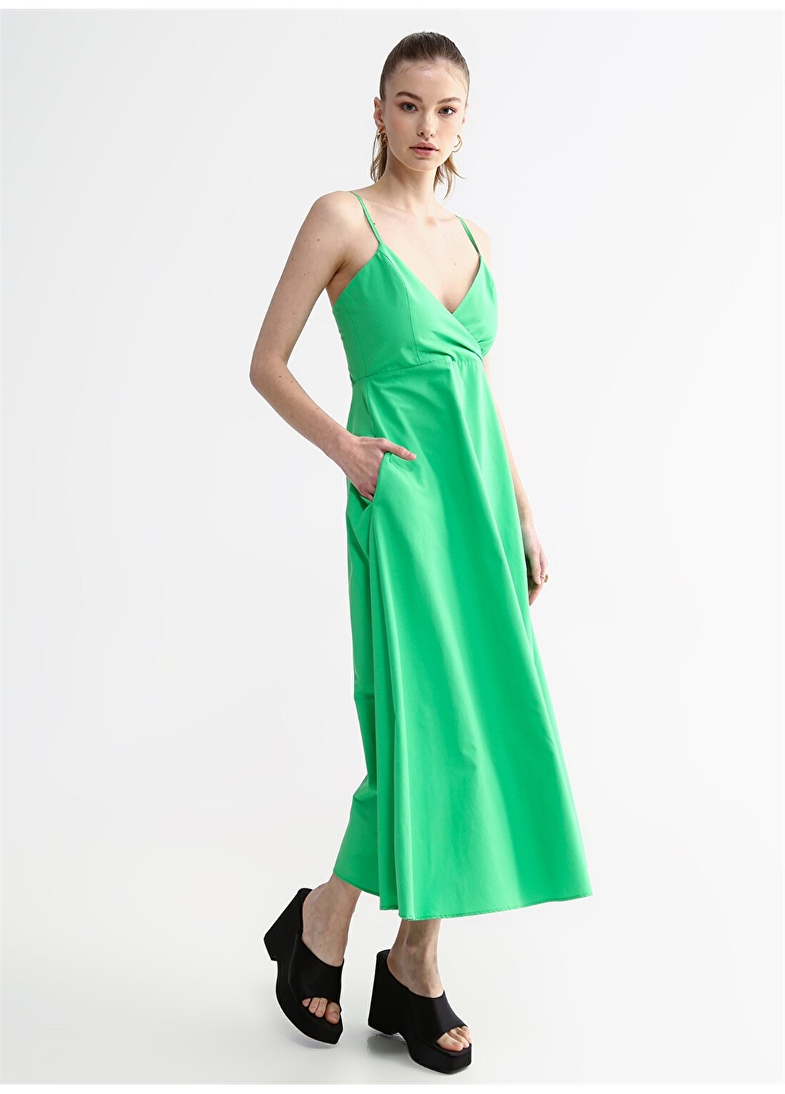 Aeropostale Yeşil Kadın Kruvaze Yaka Askılı Midi Elbise ZEK-Y