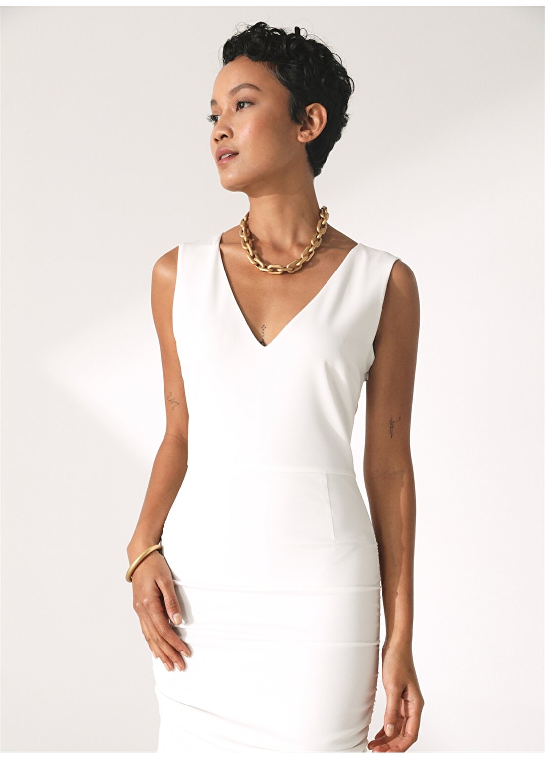 Didem Soydan X Fabrika Kadın V Yaka Mini Beyaz Elbise D142