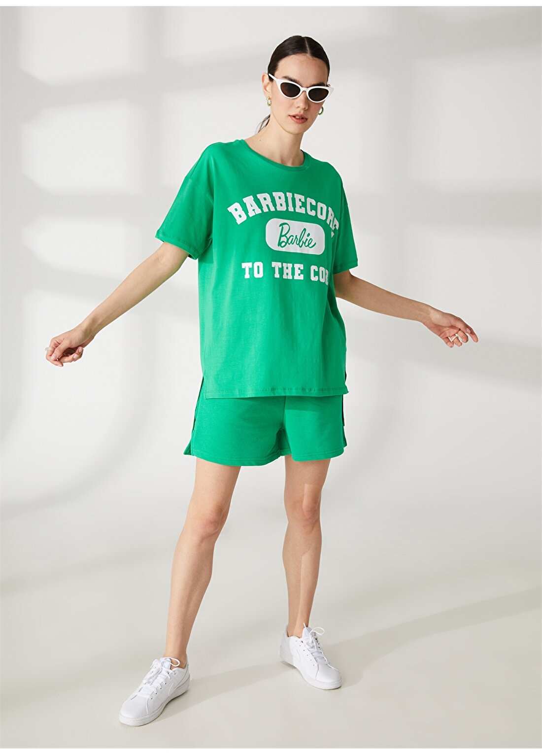 Barbie Yeşil Kadın Bisiklet Yaka Oversize Baskılı T-Shirt 23KB-18