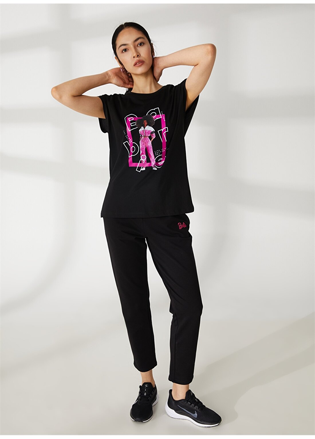 Barbie Siyah Kadın Bisiklet Yaka Oversize Baskılı T-Shirt 23KB-04