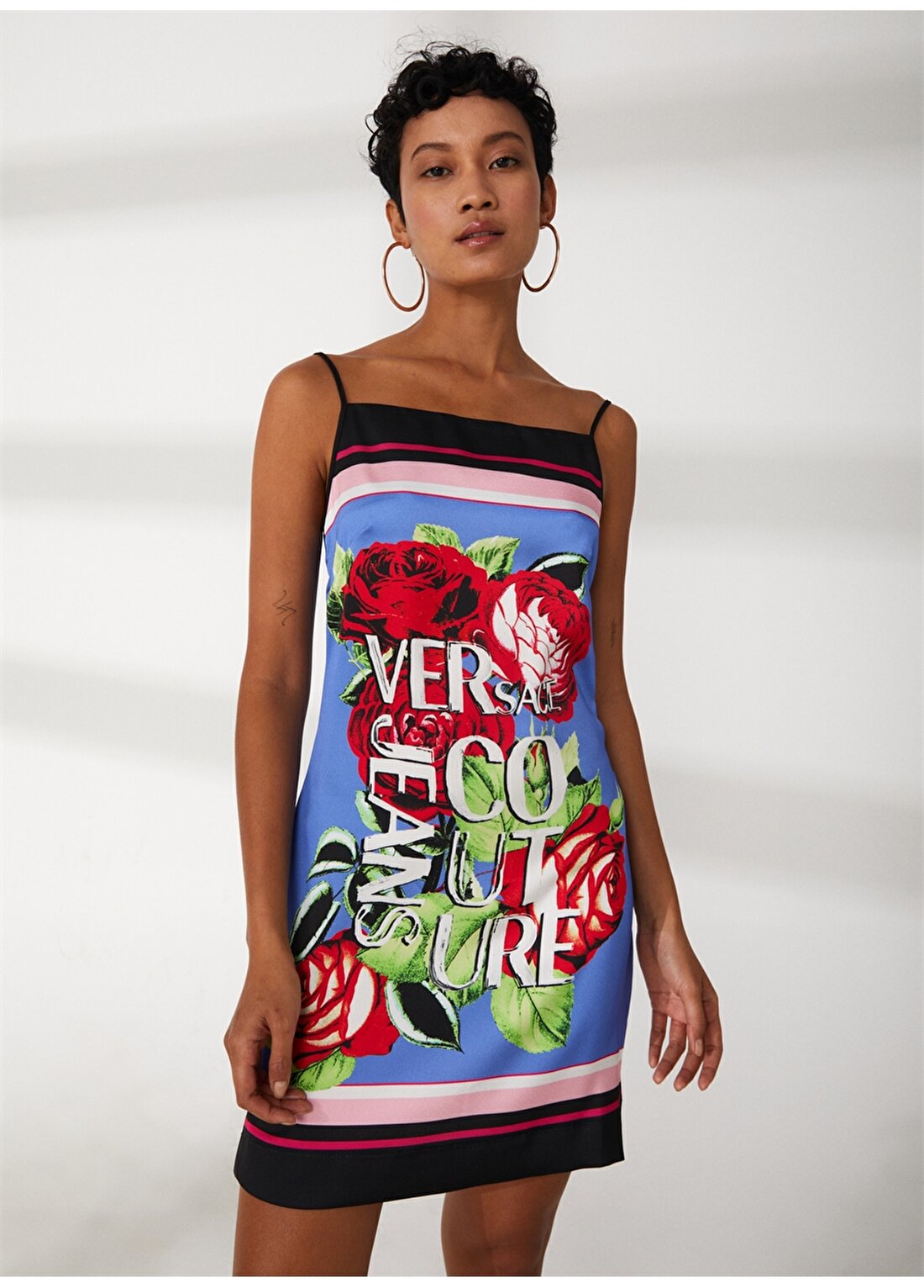 Versace Jeans Couture Kare Yaka Desenli Çok Renkli Kısa Kadın Elbise 74HAO936