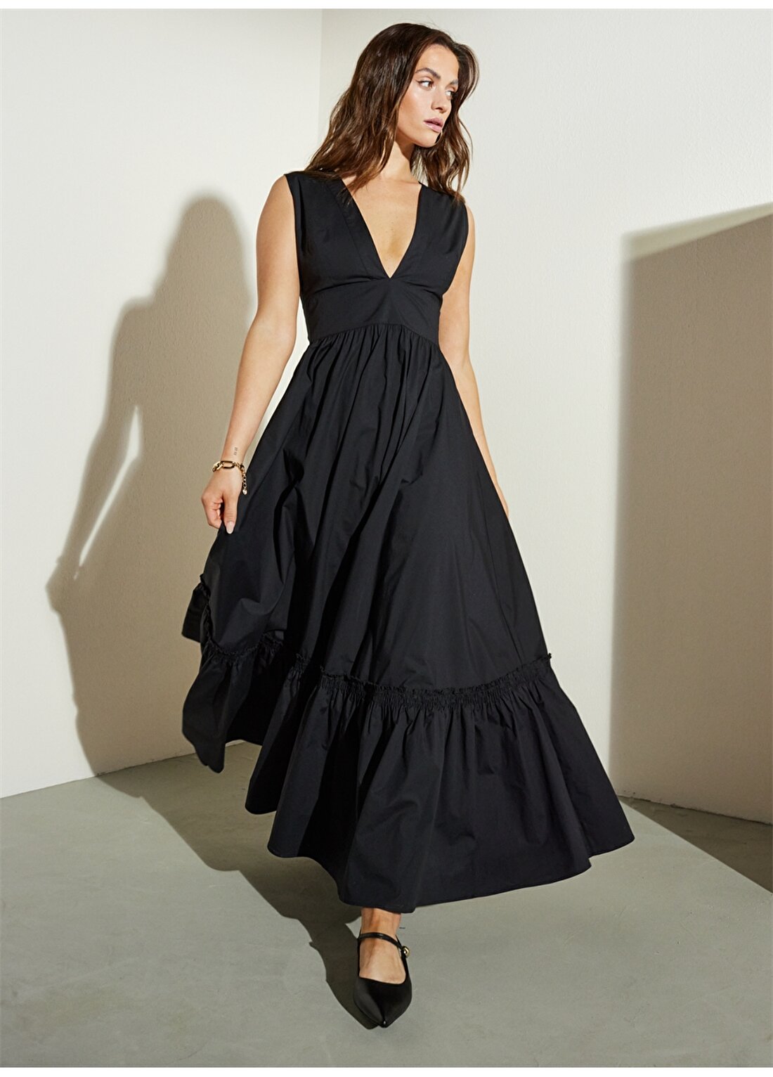 Brooks Brothers V Yaka Siyah Standart Kadın Elbise BBSP23FDR004