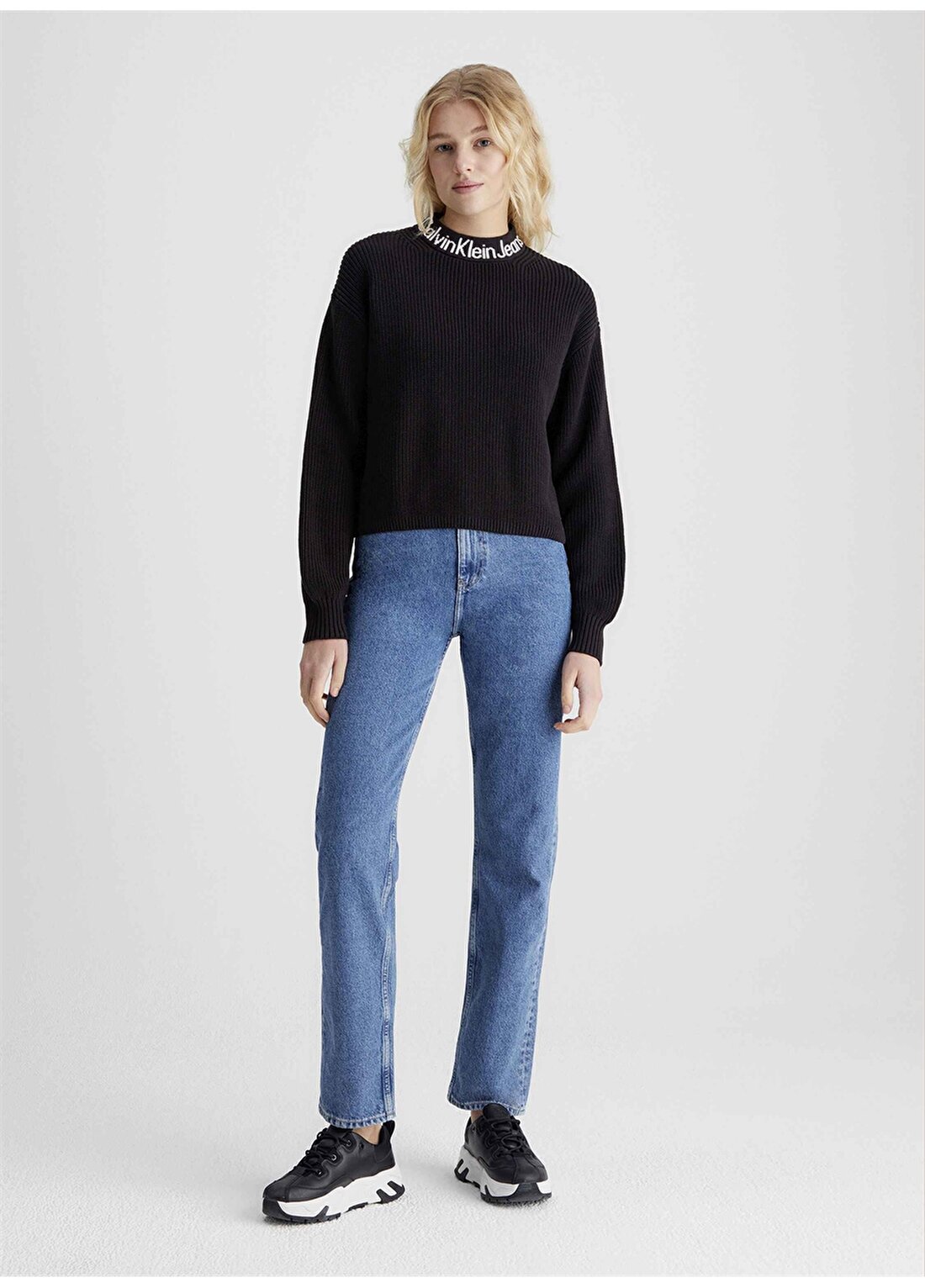 Calvin Klein Jeans Dik Yaka Normal Düz Siyah Kazak Kadın J20J222255BEH