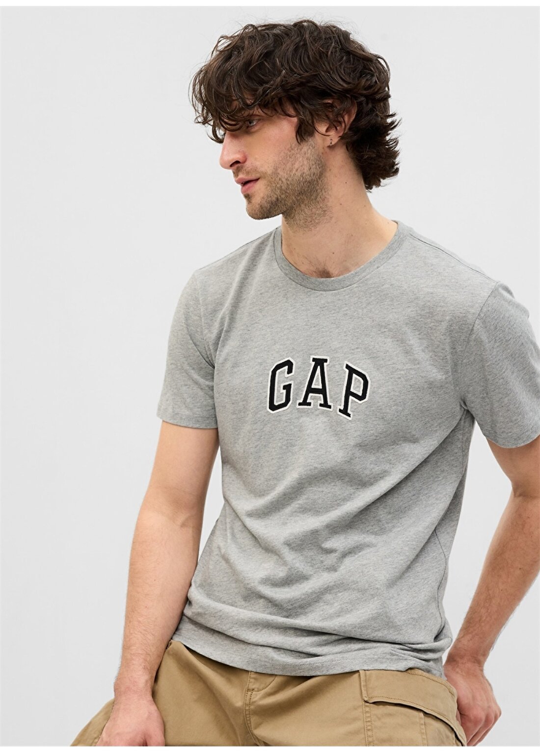 Gap Bisiklet Yaka Nakışlı Gri Erkek T-Shirt 570044
