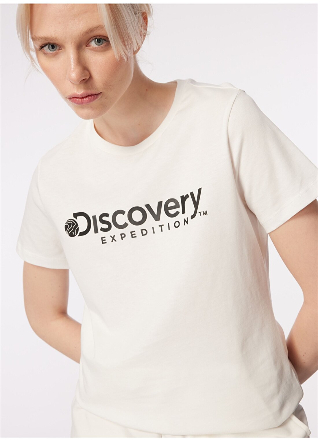 Discovery Expedition Kırık Beyaz Bisiklet Yaka T-Shirt D4SL-TST3053