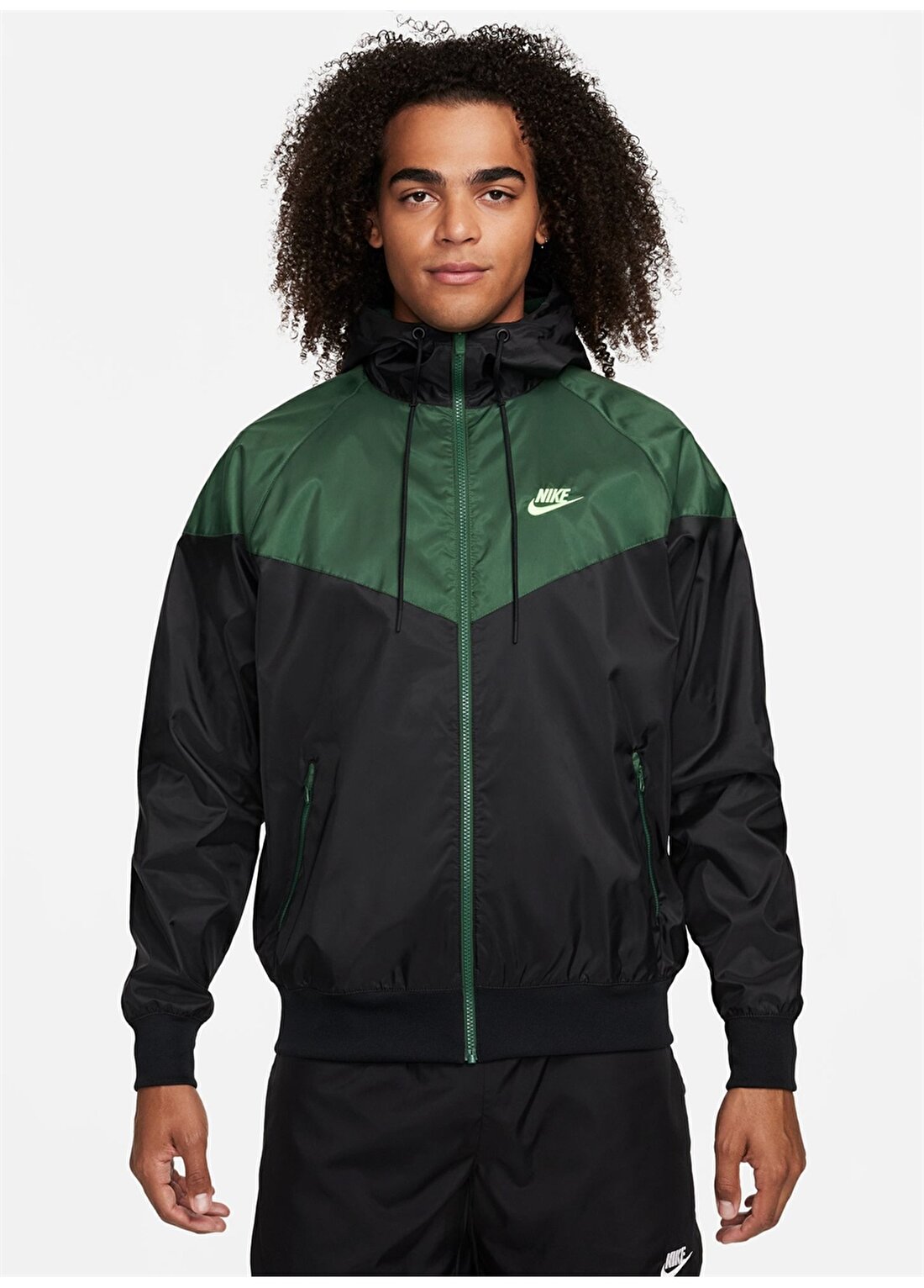 Nike Siyah - Yeşil Erkek Kapüşon Yaka Parçalı Rüzgarlık DA0001-016-M NK WVN LND WR HD JKT