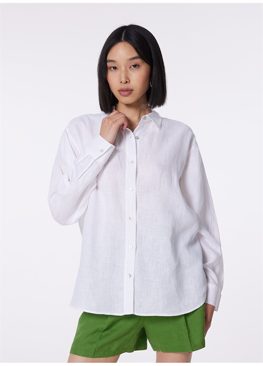 Mavi Standart Gömlek Yaka Beyaz Kadın Gömlek M1210747-620-UZUN KOLLU GÖMLEK