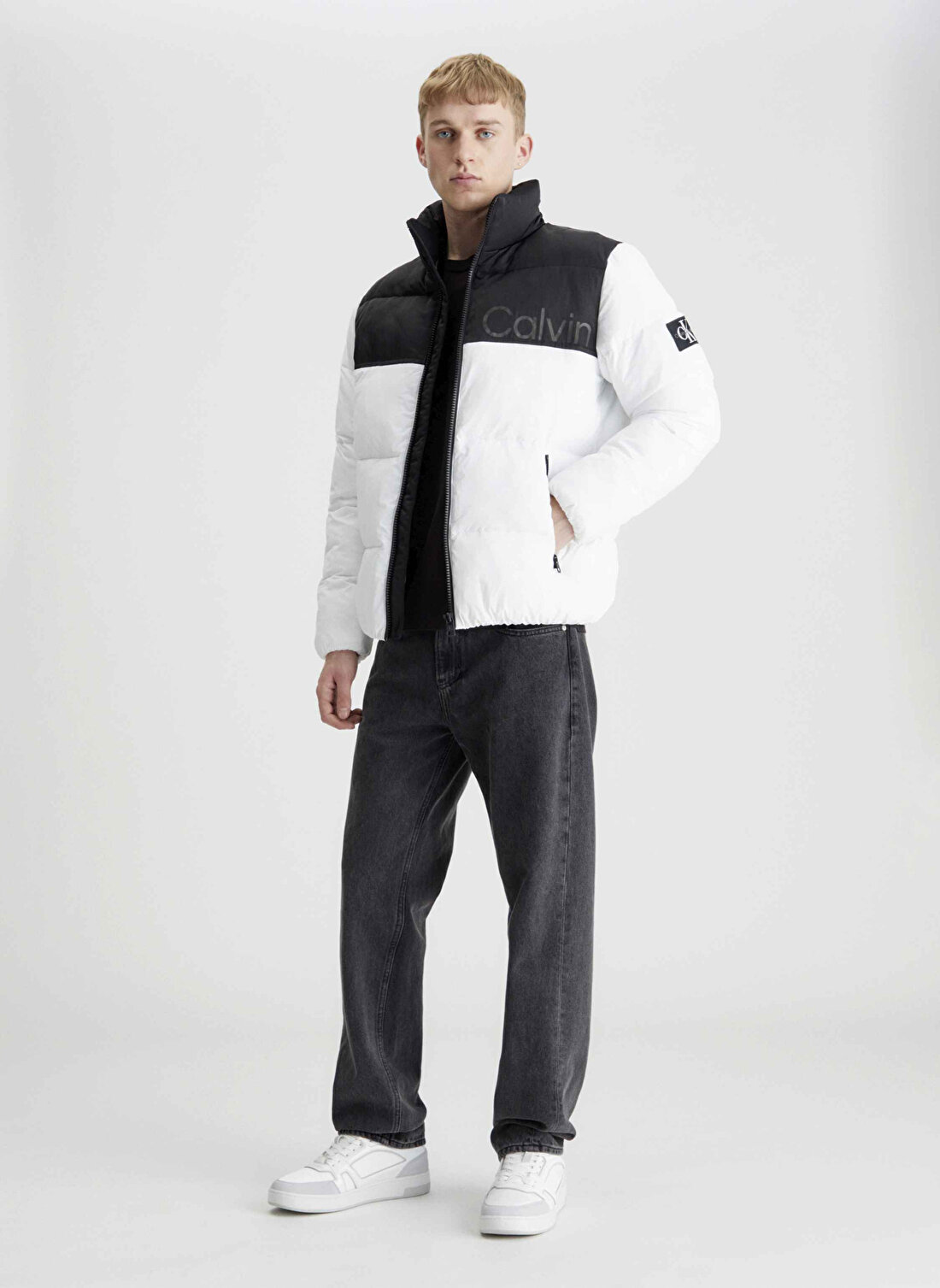 Calvin Klein Jeans Logolu Renk Bloklu Dik Yaka Su İtici Beyaz Erkek Mont J30J324667YAF