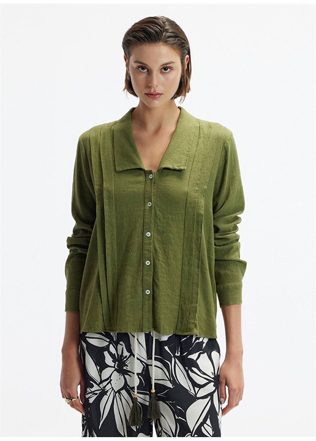 Yargıcı Yağ Yeşili Kadın Geniş Yaka Keten Gömlek 24YKGM6009X
