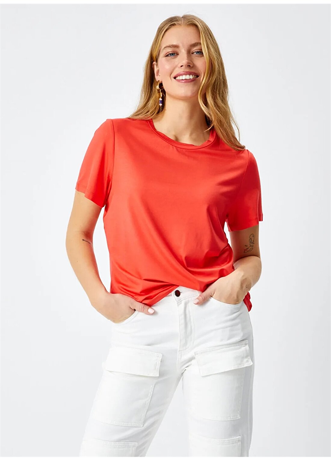 Faik Sönmez Yuvarlak Yaka Kırmızı Kadın T-Shirt U68028