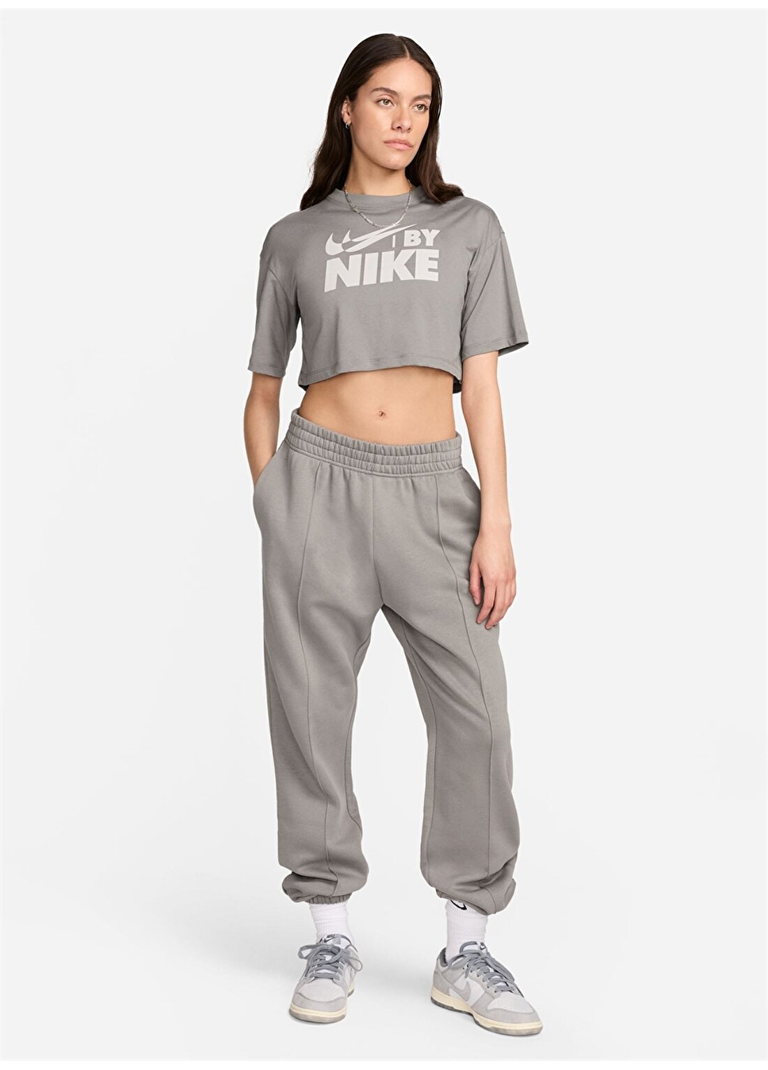 Nike Gri Kadın Yuvarlak Yaka T-Shirt FZ4635-029 W NSW CROP TEE GLS