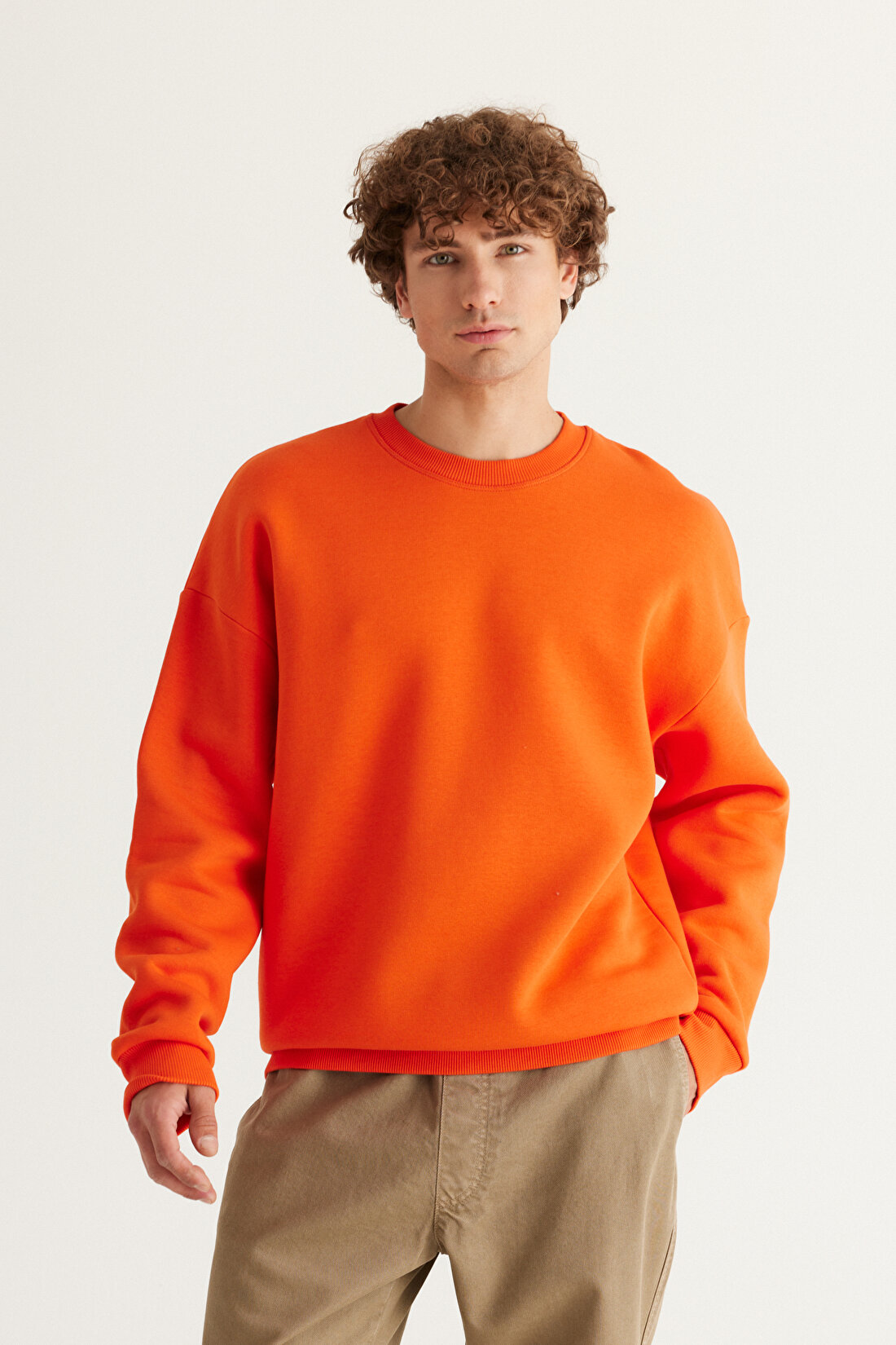 Erkek Turuncu Oversize Fit Bol Kesim Pamuklu İçi Polarlı Bisiklet Yaka Sweatshirt