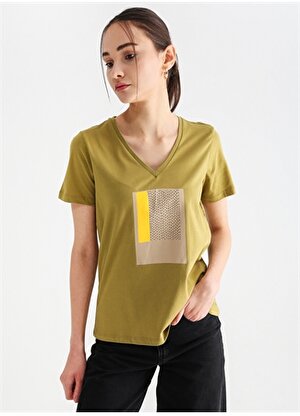 Fabrika V Yaka  Basic Baskılı Yağ Yeşili Kadın T-Shirt  -  MARSU
